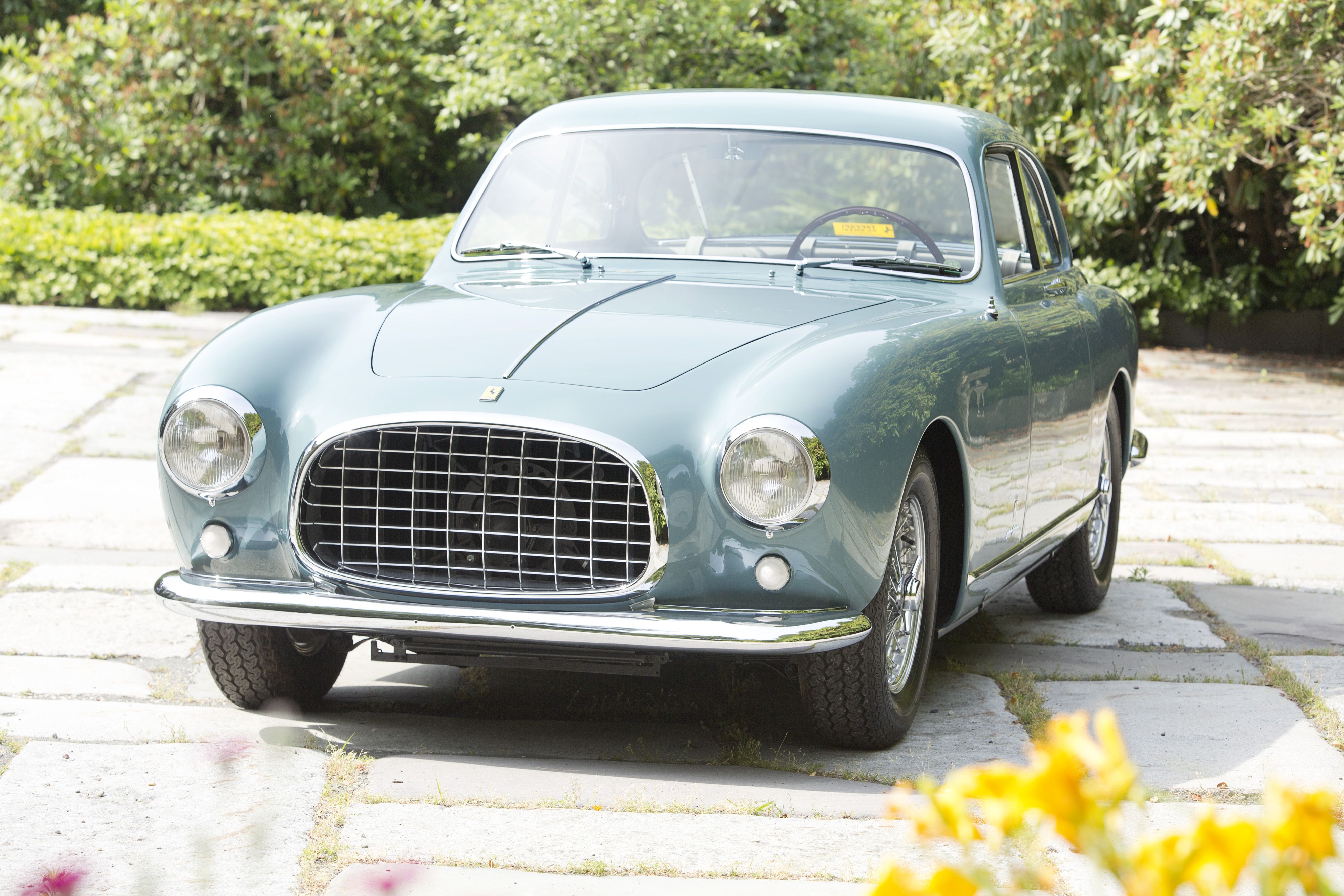 http://images2.bonhams.com/image?src=Images/live/2014-07/08/8999117-1-5.jpg