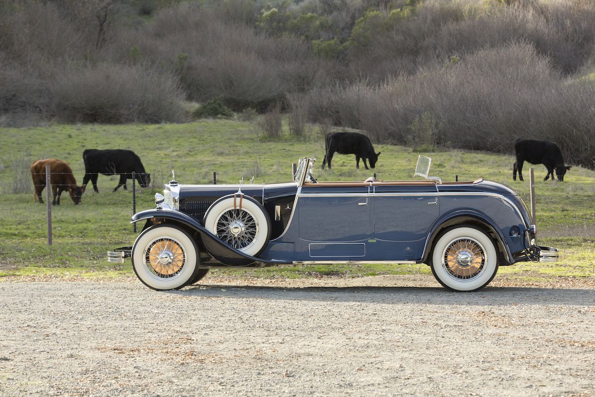 http://images2.bonhams.com/image?src=Images/live/2015-12/18/9267031-3-36.jpg&width=1200