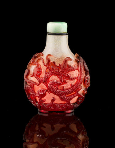 A red glass overlay snuff bottle     1780-1850