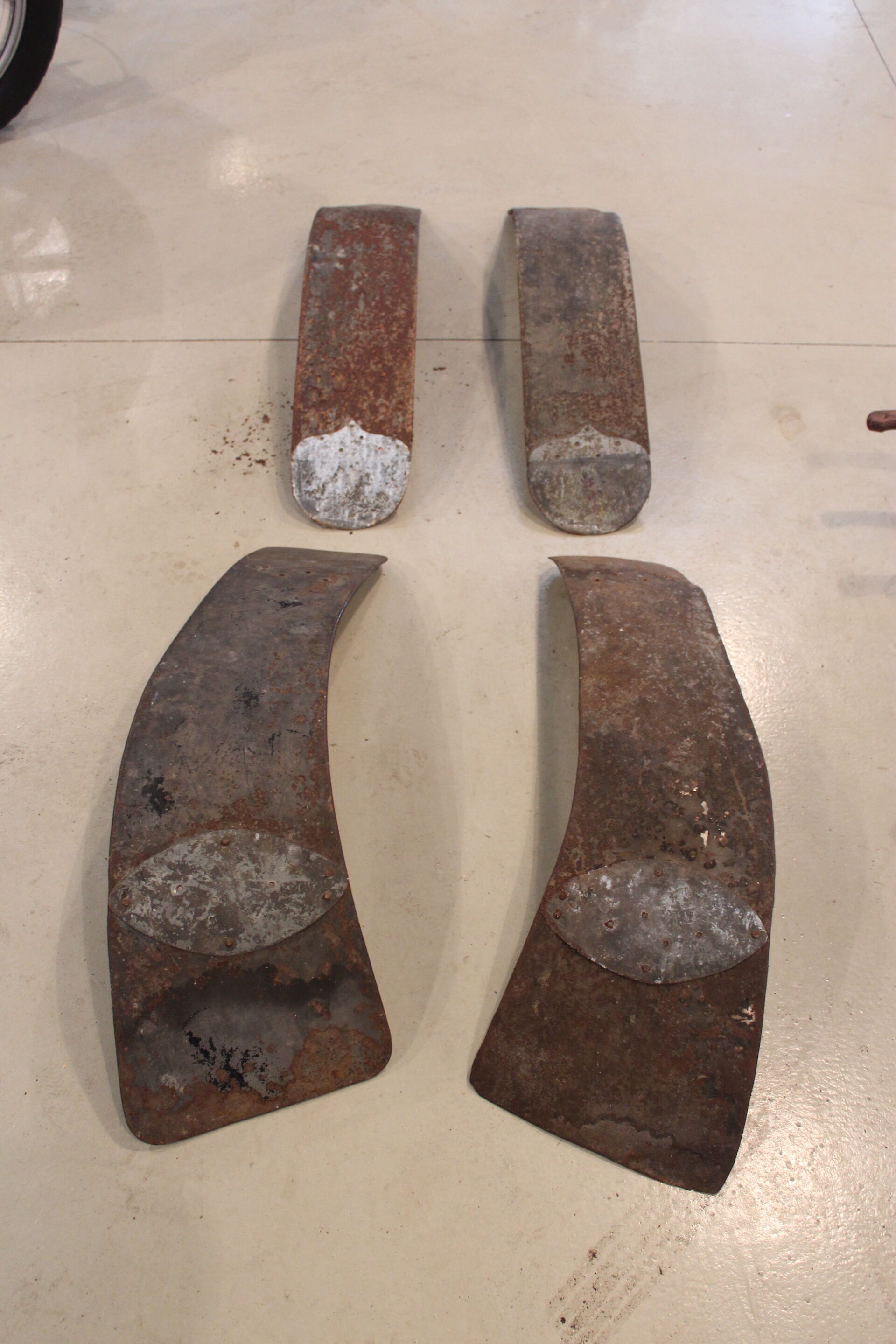 Bonhams Cars : A Set of Front and Rear Fenders for a 1904 Cadillac