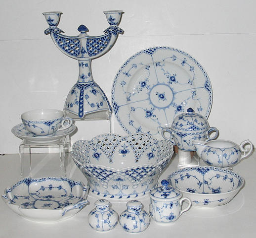 ROYAL COPENHAGEN, FIVE PARTS BLUE FLOWER. Ceramics & Porcelain