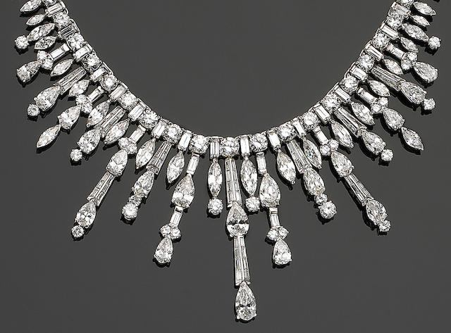 Bonhams : A platinum and diamond necklace