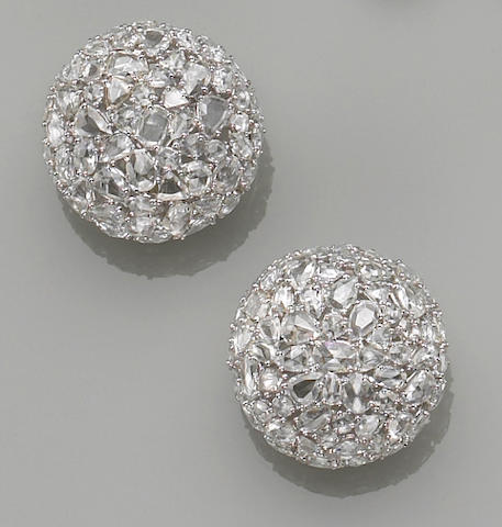 Bonhams : A pair of diamond and eighteen karat white gold clip-earrings