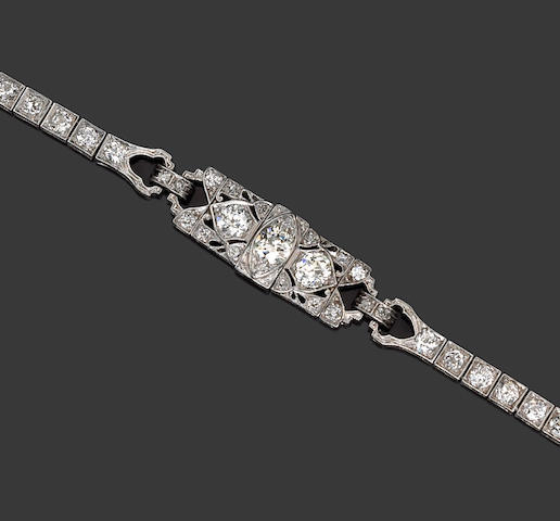 Bonhams : An art deco diamond bracelet