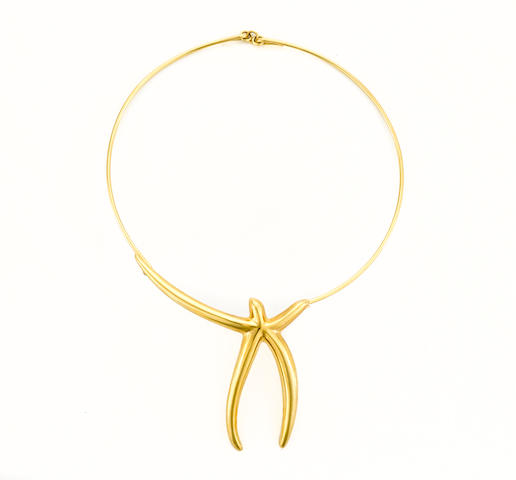 Bonhams : An eighteen karat gold starfish necklace, Elsa Peretti ...
