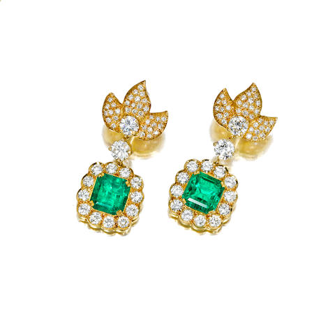 Bonhams : A pair of emerald and diamond pendant earrings