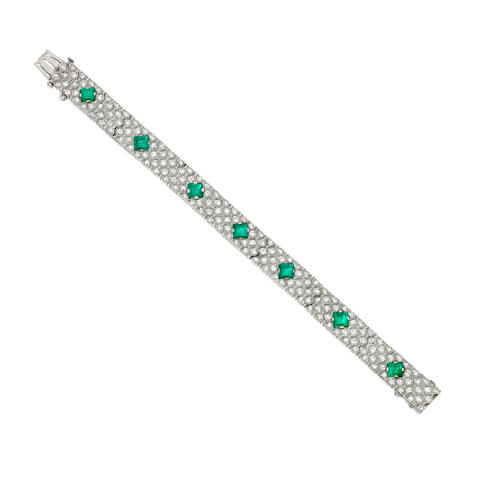 Bonhams : An emerald and diamond bracelet
