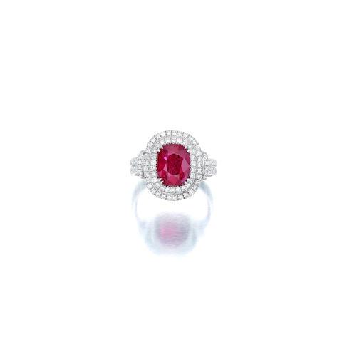 Bonhams : A ruby and diamond ring