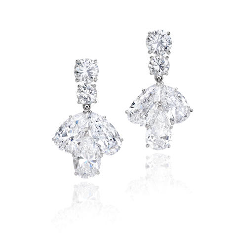 Bonhams : An impressive pair of diamond earrings, Cartier