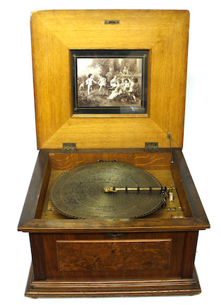 Bonhams : 15 Disc Wood Encased Music Box