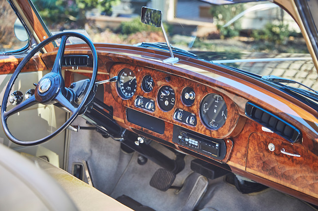 Original left hand drive, U.S. delivery1961 ROLLS-ROYCE  SILVER CLOUD II 'ADAPTATION' DROPHEAD COUPECoachwork by H.J. MullinerChassis no. LSXC 173Engine no. 451 CS image 13