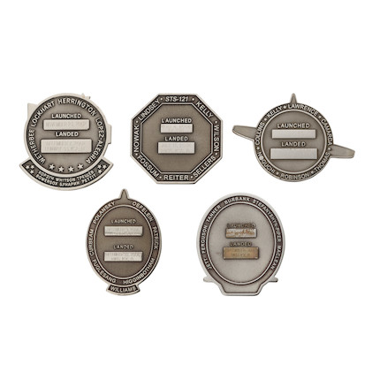 Bonhams : SPACE SHUTTLE ROBBINS SILVER MEDALLION GROUP STS 113, 114 ...