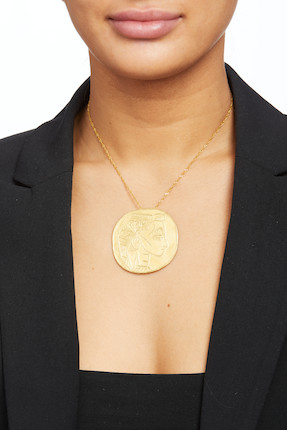 PABLO PICASSO (1881-1973) Fifteen Gold Medallions (Conceived in 1956 and each executed after 1967 in a numbered edition of 20 plus 2 exemplaires d'artiste and 2 exemplaires d'auteur) image 4
