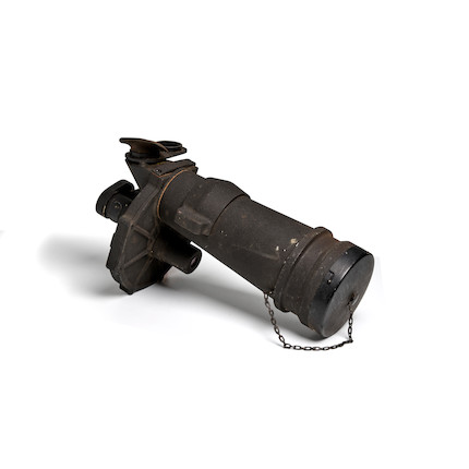 OPERATION CROSSROADS ATOMIC TESTS OPTICS A U.S. Navy icaroscope, used to view the Atomic bomb tests at Bikini Atoll, Universal Camera Corporation, c.1944. image 1