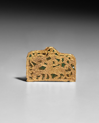 A SMALL OPENWORK GOLD FOIL ON BRONZE PLAQUE Eastern Jin dynasty image 1