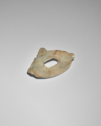AN ARCHAISTIC JADE DRAGON-IN-CLOUDS ORNAMENT Song dynasty image 4