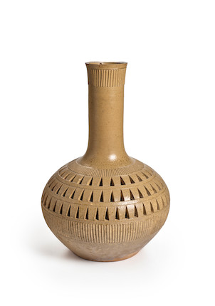 A RARE AND MASSIVE ASH-GLAZED PROTO-PORCELIAN RETICULATED GLOBULAR VASE Eastern Zhou dynasty, Warring States period, 4th-3rd Century BCE image 1
