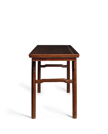 A HUANGHUALI RECESSED-LEG TABLE, JIATOUSUN PINGTOU'AN 17th/18th century image 4