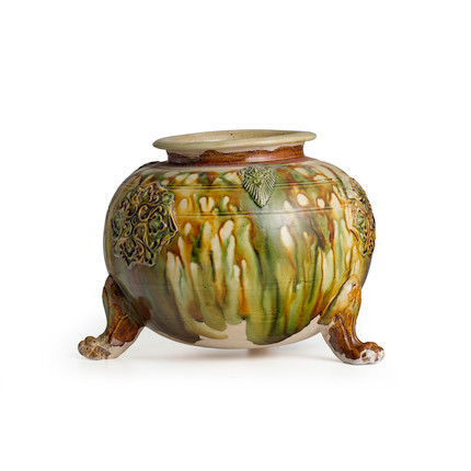 A SANCAI-GLAZED POTTERY TRIPOD CENSER Tang dynasty image 2