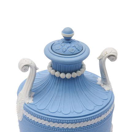 Wedgwood Solid Light Blue Jasper Vase and Cover, England, late 18th century, image 3