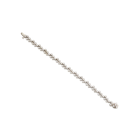 A WHITE GOLD AND DIAMOND BRACELET image 1