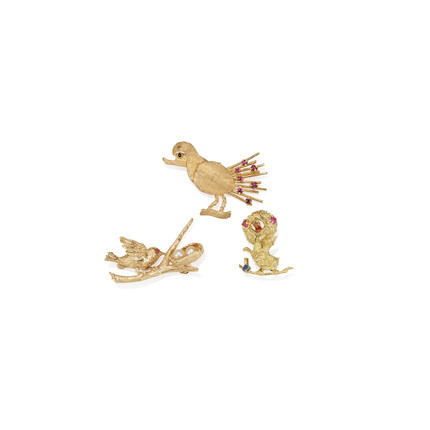 THREE GOLD, CULTURED PEARL AND GEM-SET BIRD BROOCHES image 1