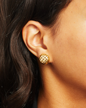 TIFFANY & CO. A PAIR OF 18K GOLD 'VANNERIE' EARCLIPS image 2