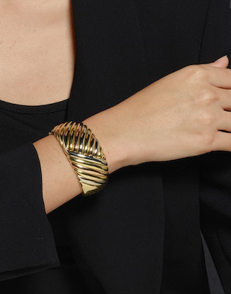 AN 18K TRI-COLOR GOLD BRACELET image 3