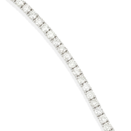 A 14K WHITE GOLD AND DIAMOND BRACELET image 2