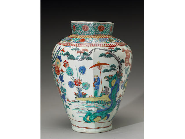 A large Kakiemon vase, 17th century