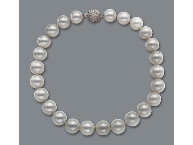 A very fine South Sea cultured pearl necklace