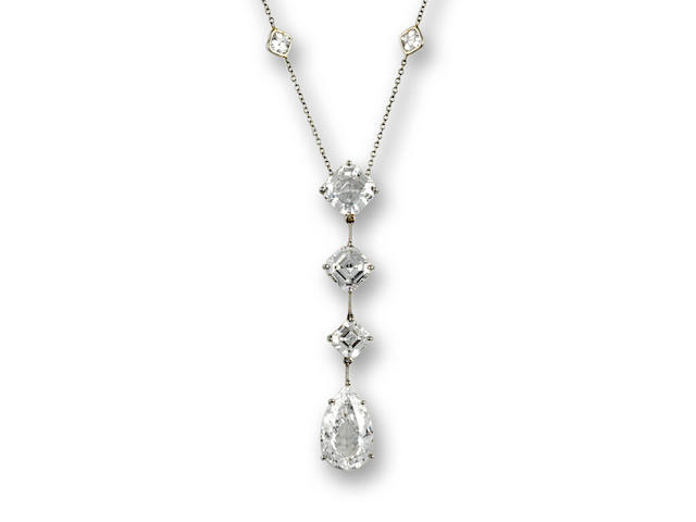 A fine diamond pendant necklace