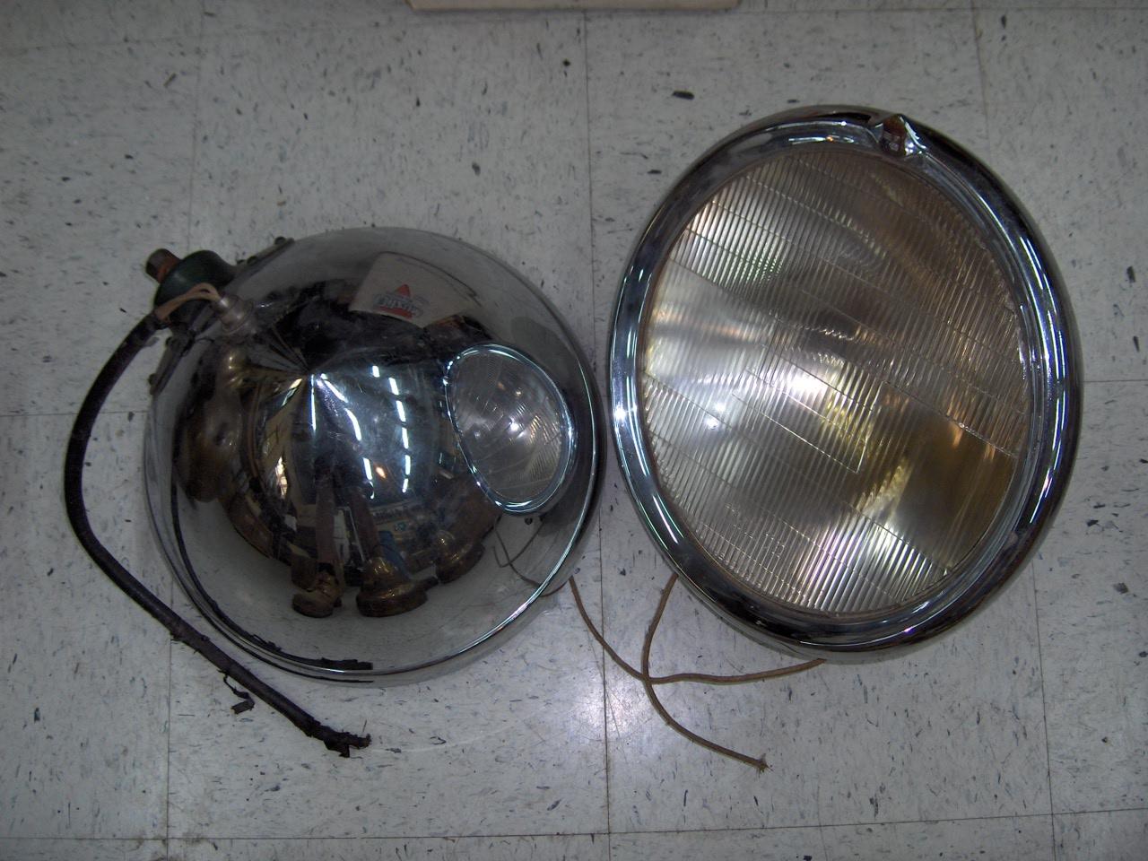 Bonhams Cars : A pair of Marmon 'Twilite' electric headlamps, 13in diameter