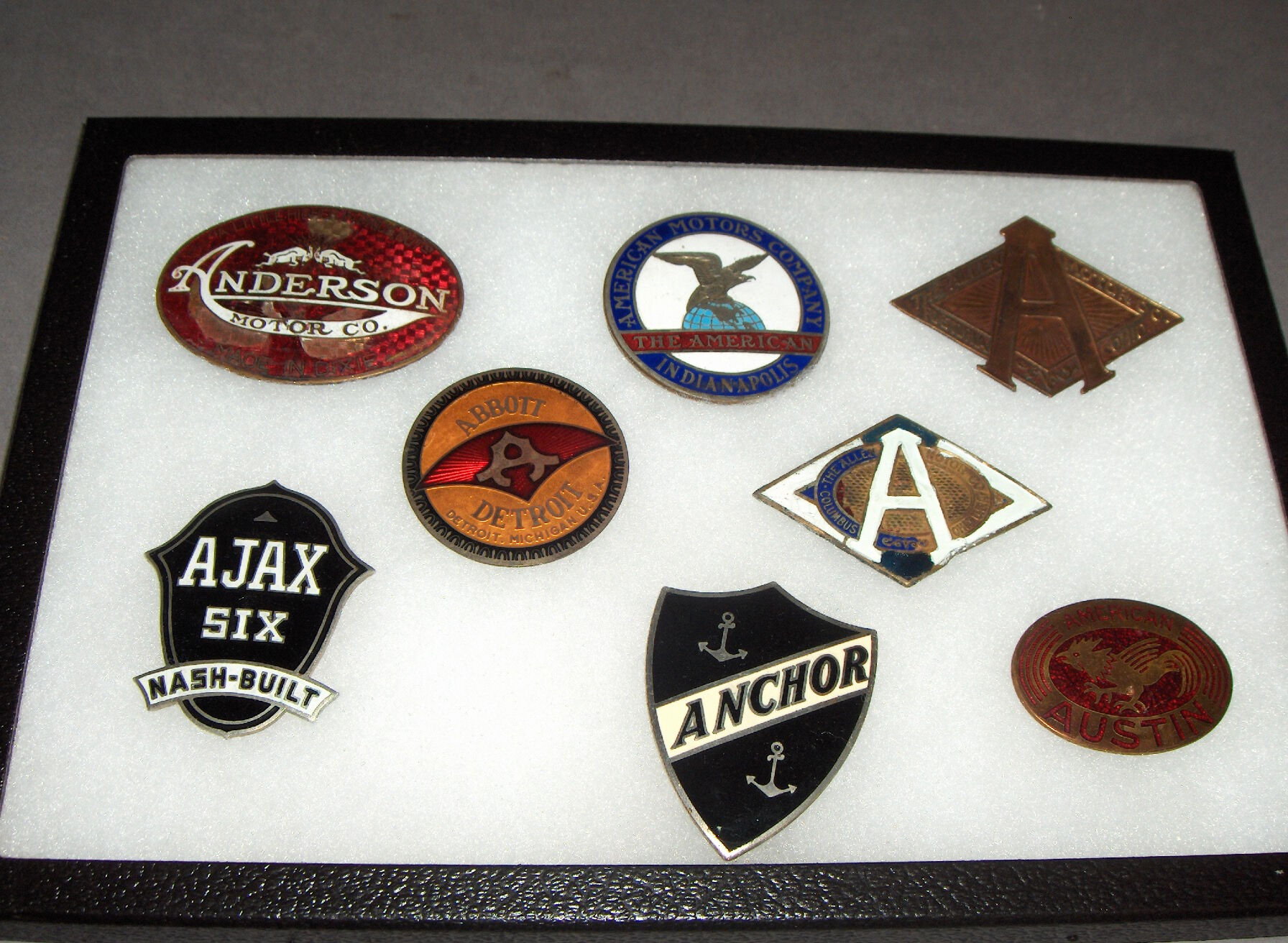 American Car Manufacturers Logos The Stories Behind The Shields - zd8mgh8