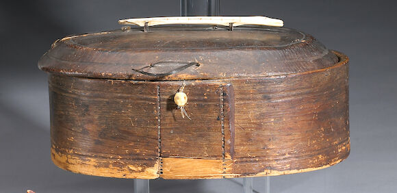 Eskimo Box Rey Bonhams : An Eskimo lidded box