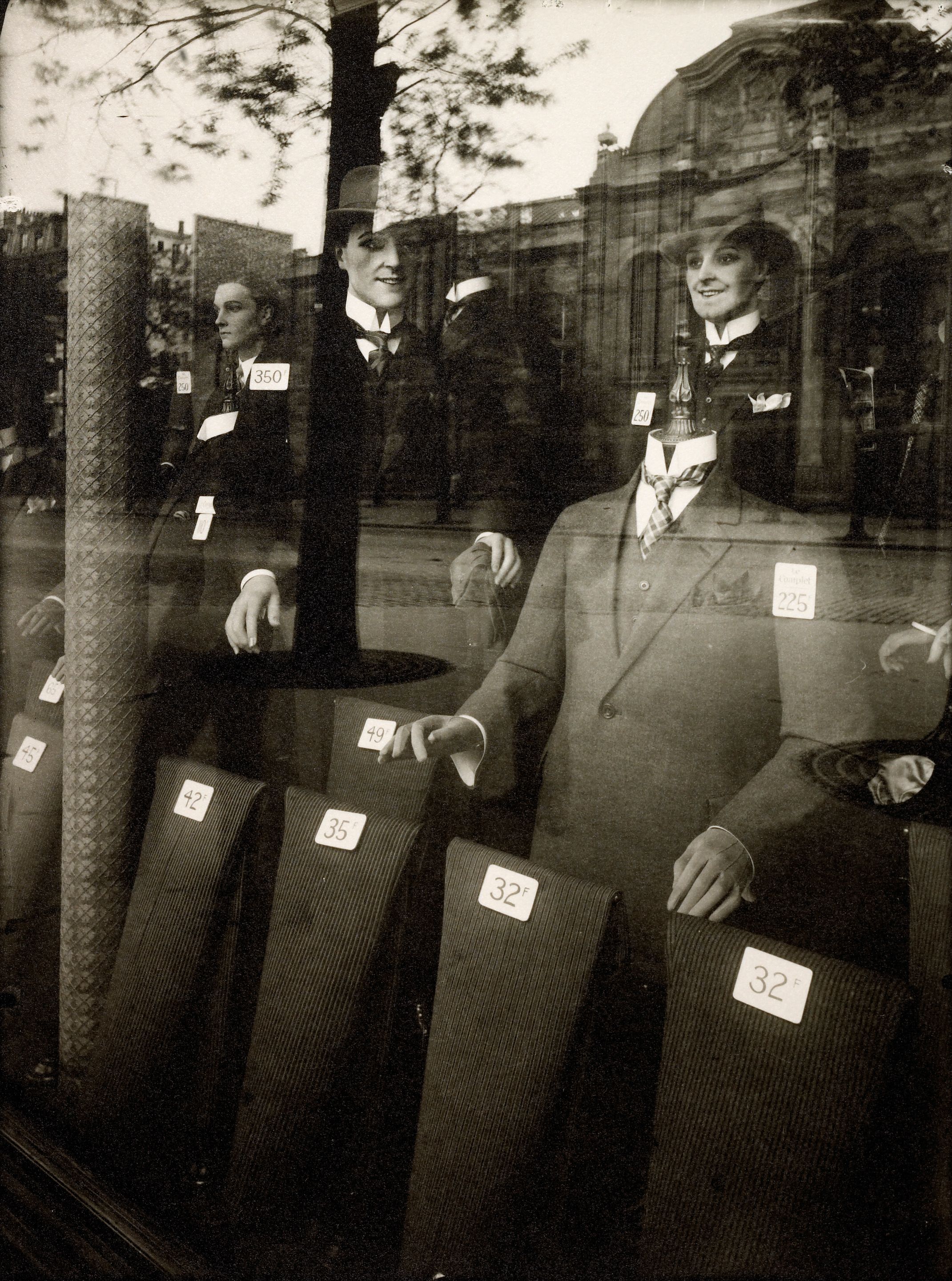 Eugène Atget - lots in our price database - LotSearch