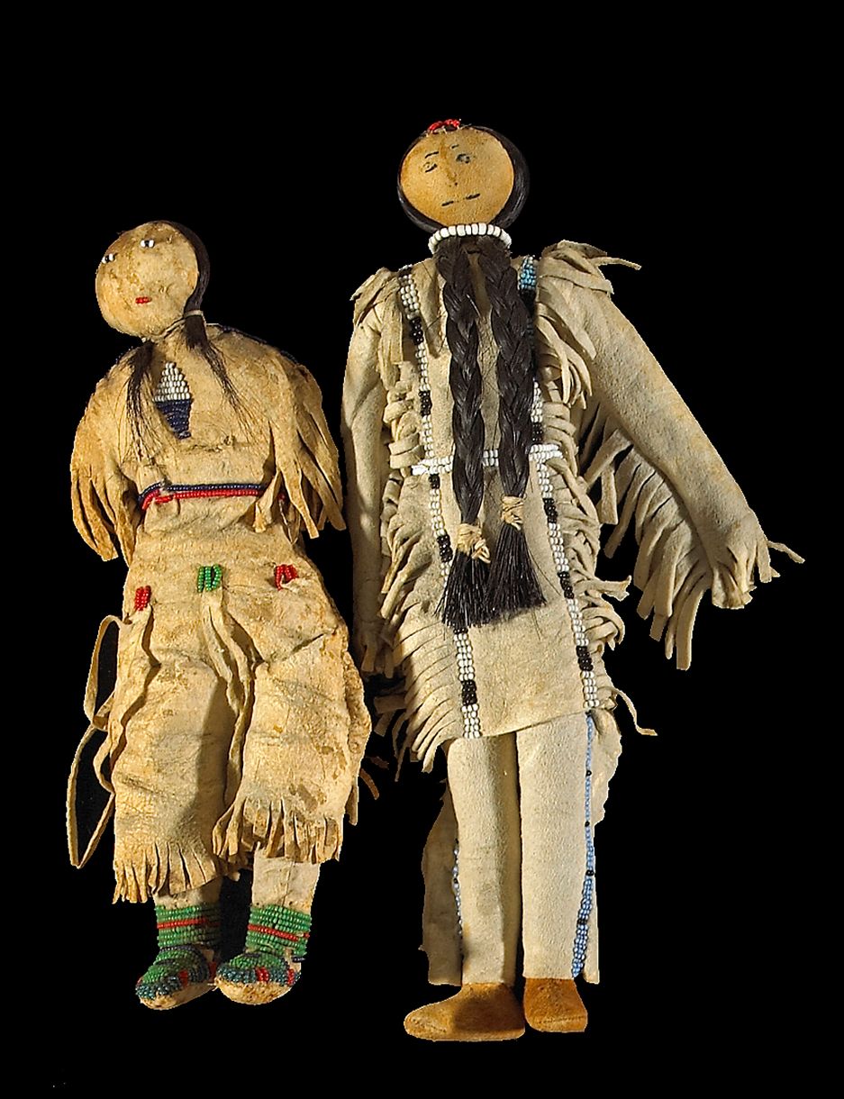 Two Plains/Plateau beaded dolls