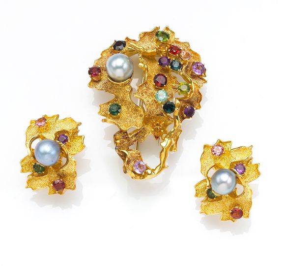 Bonhams A Collection Of Colored Cultured Pearl Gem set And Eighteen 