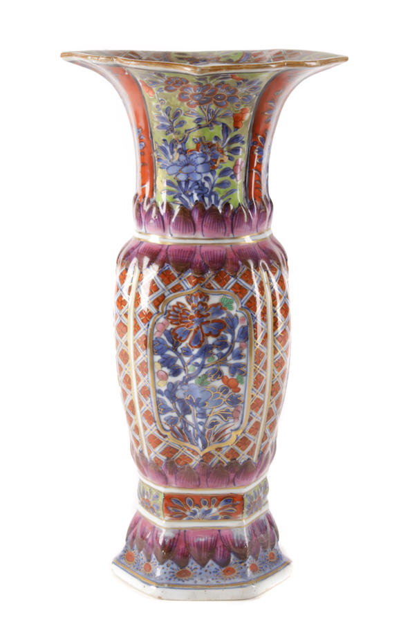 Bonhams : A Chinese porcelain vase