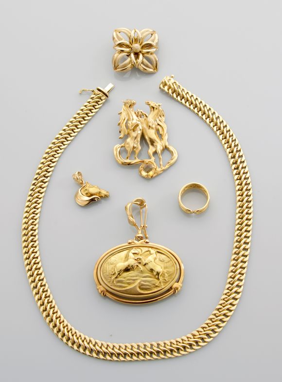 Bonhams A collection of gold jewelry,