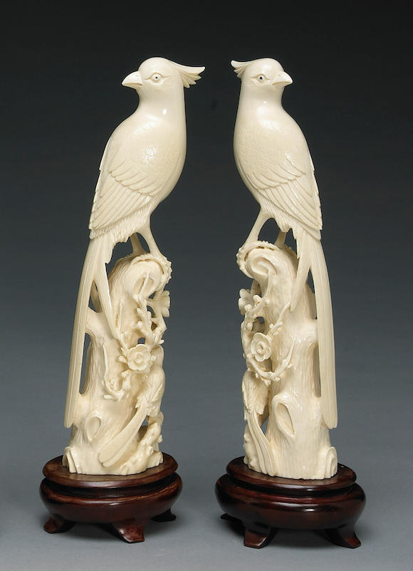 Bonhams : A pair of ivory birds 20th Century