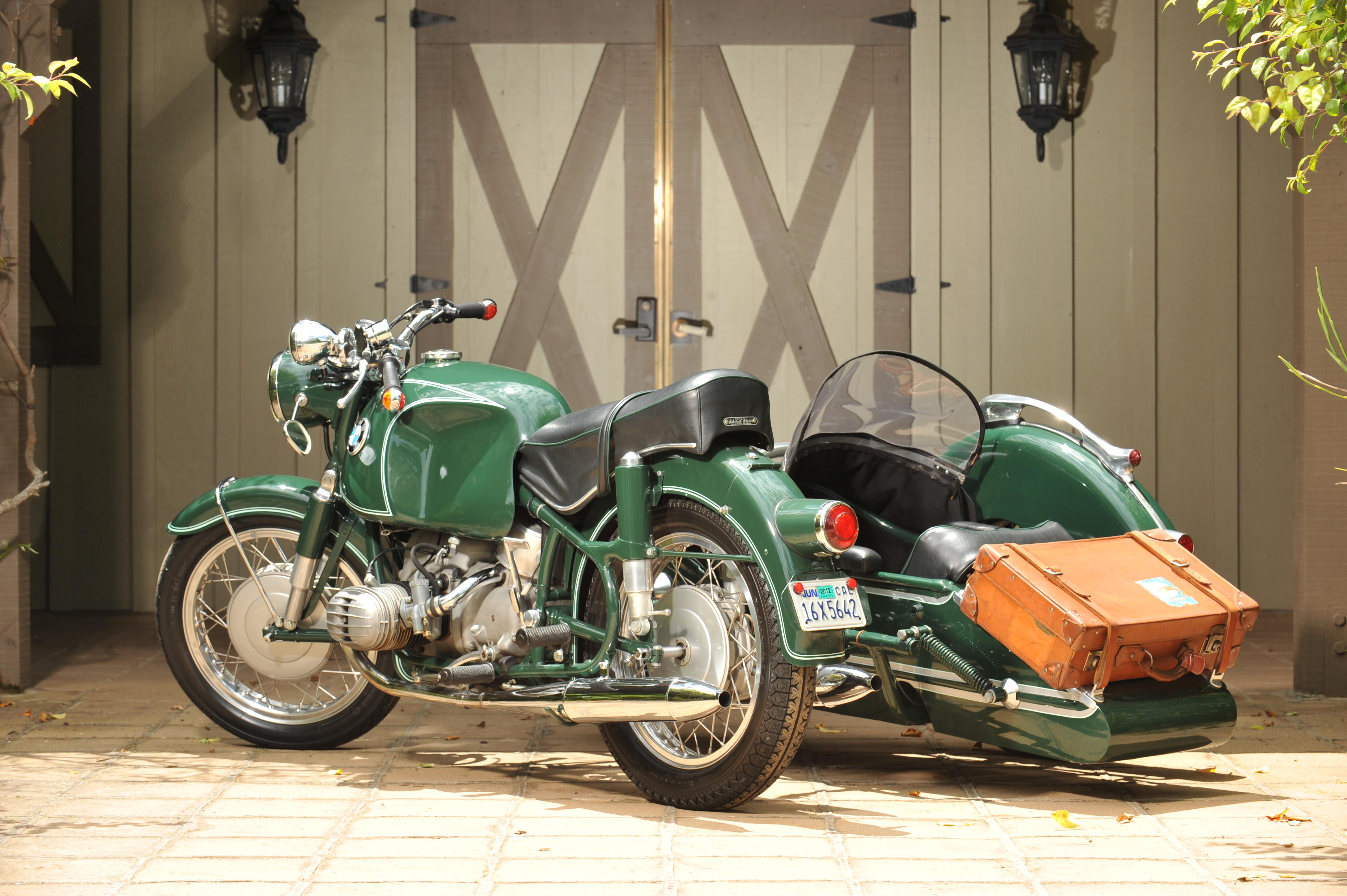 Bonhams Cars : 1968 BMW R60/2 with a Steib S350 Sport Chair Frame no.  1811617 Engine no. 1811617