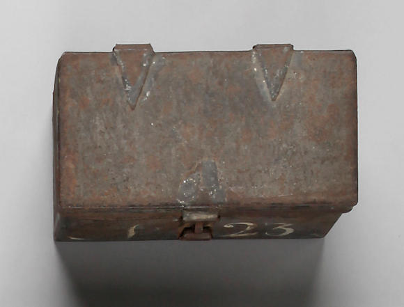 Bonhams : A Revolutionary War era tin cartridge box