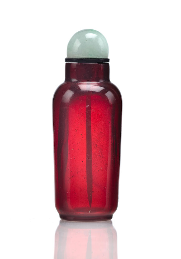 bonhams-a-ruby-glass-snuff-bottle-qianlong-mark-1750-1850