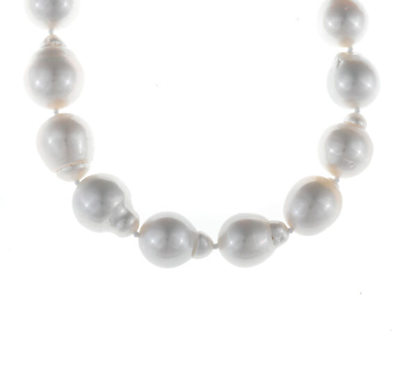 Bonhams : A baroque South Sea cultured pearl and diamond necklace