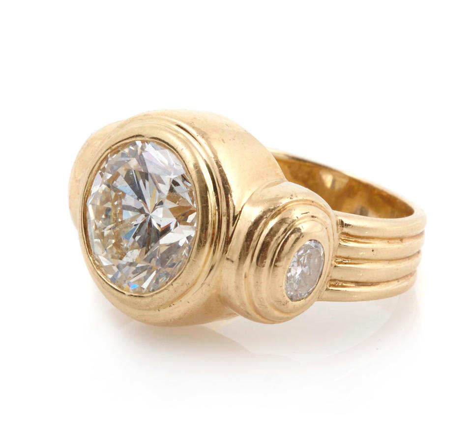 Bonhams : A diamond and eighteen karat gold ring
