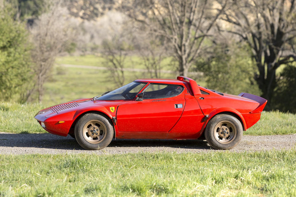 Машина Lancia Stratos