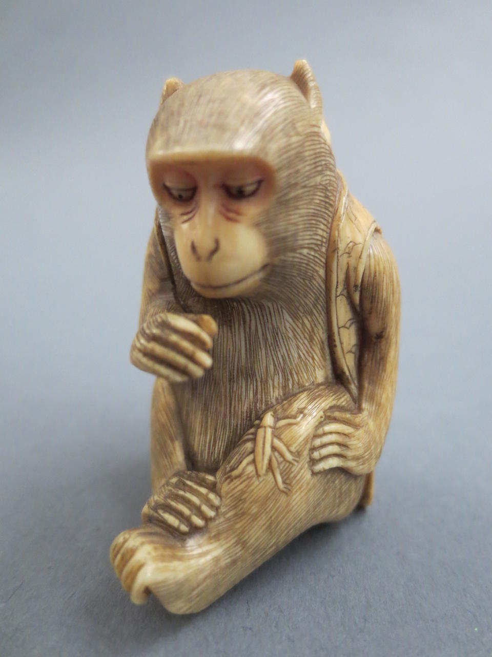 Bonhams : A group of three ivory netsuke of monkeys Meiji period