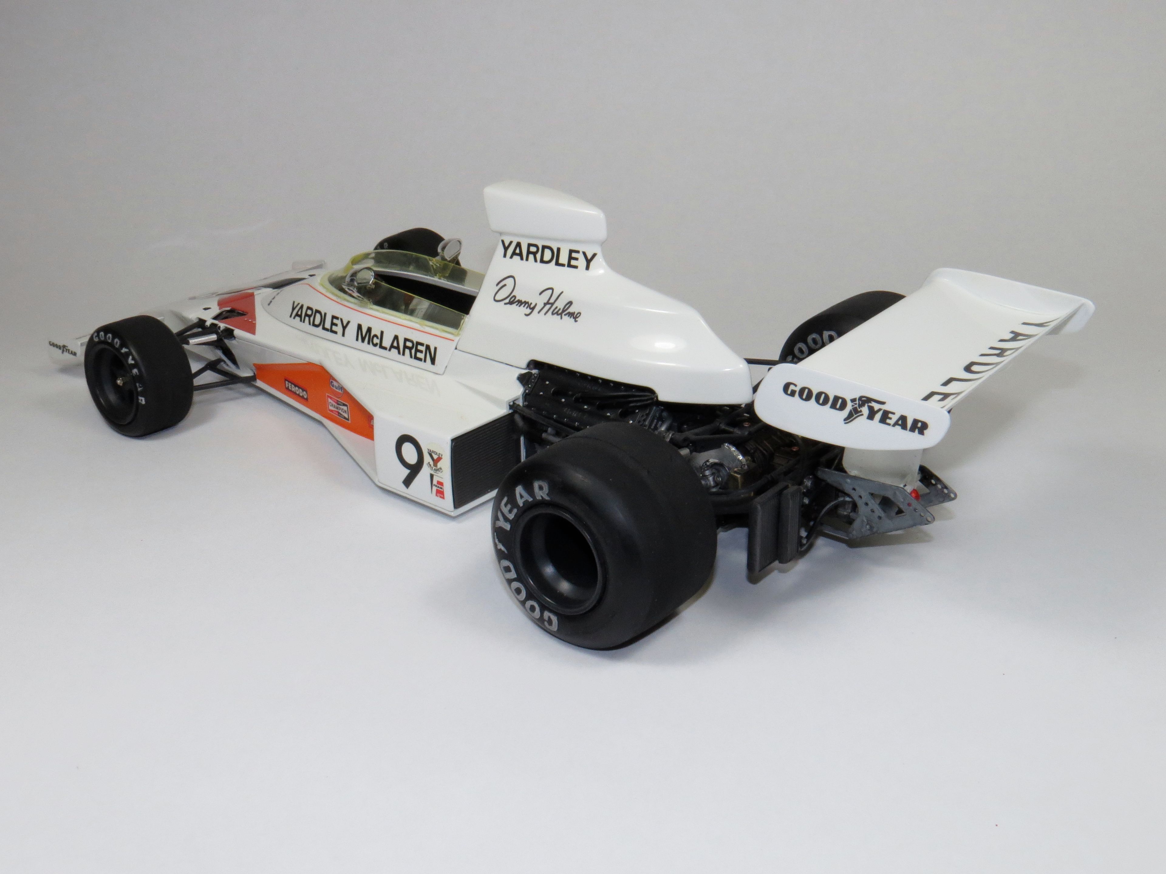 Modèle Réduit McLaren Ford M23 Yardley Ickx - Grand Prix D'Allemagne 1973 - échelle 1:18 Minichamps