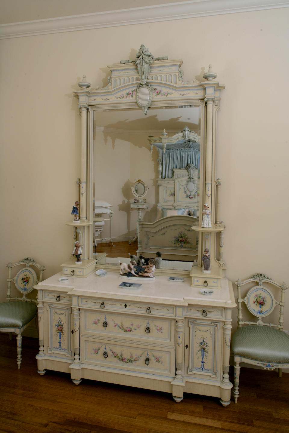 Bonhams : An American Renaissance eleven piece polychromed bedroom ...